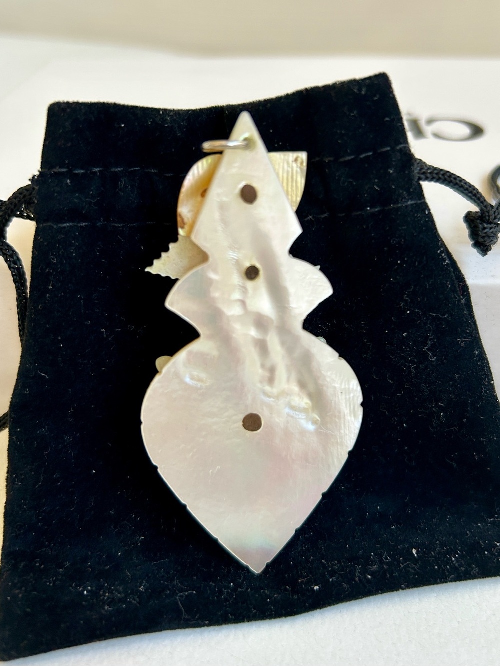 handcrafted mother-of-pearl Sacred Heart pendant - Picture 4 of 4